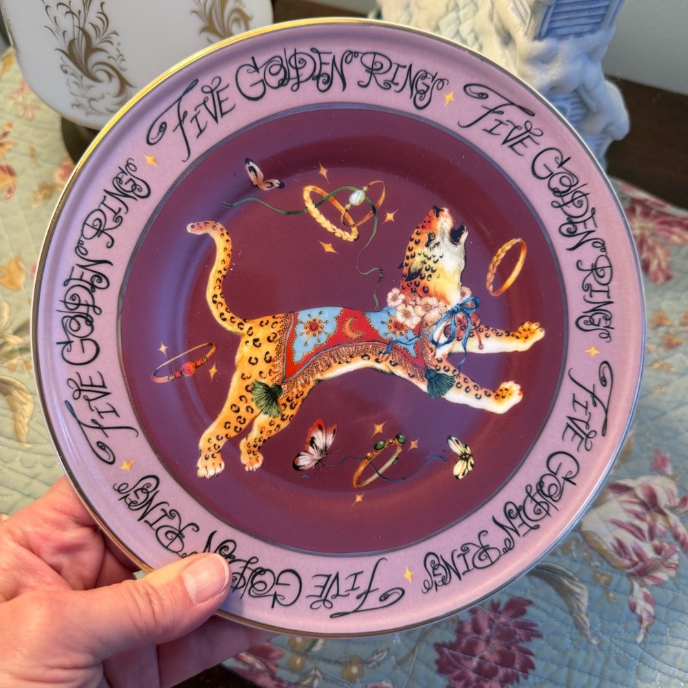 Anthropologie Phannapast Taychamaythakool Christmas 5 Golden Rings Salad Plate